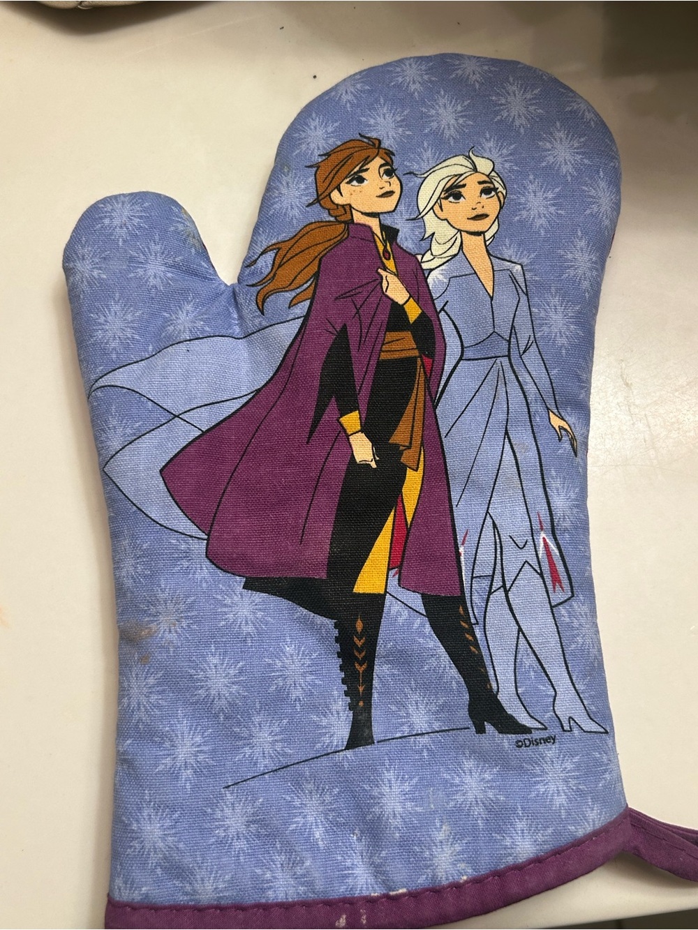 Disney Frozen Anna & Elsa Kitchen Oven Mitt in Blue and Purple